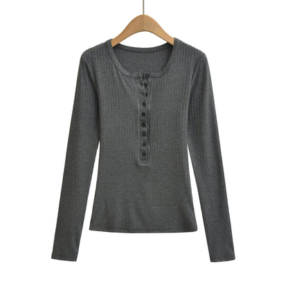 Slim fit long sleeved pullover T-shirt